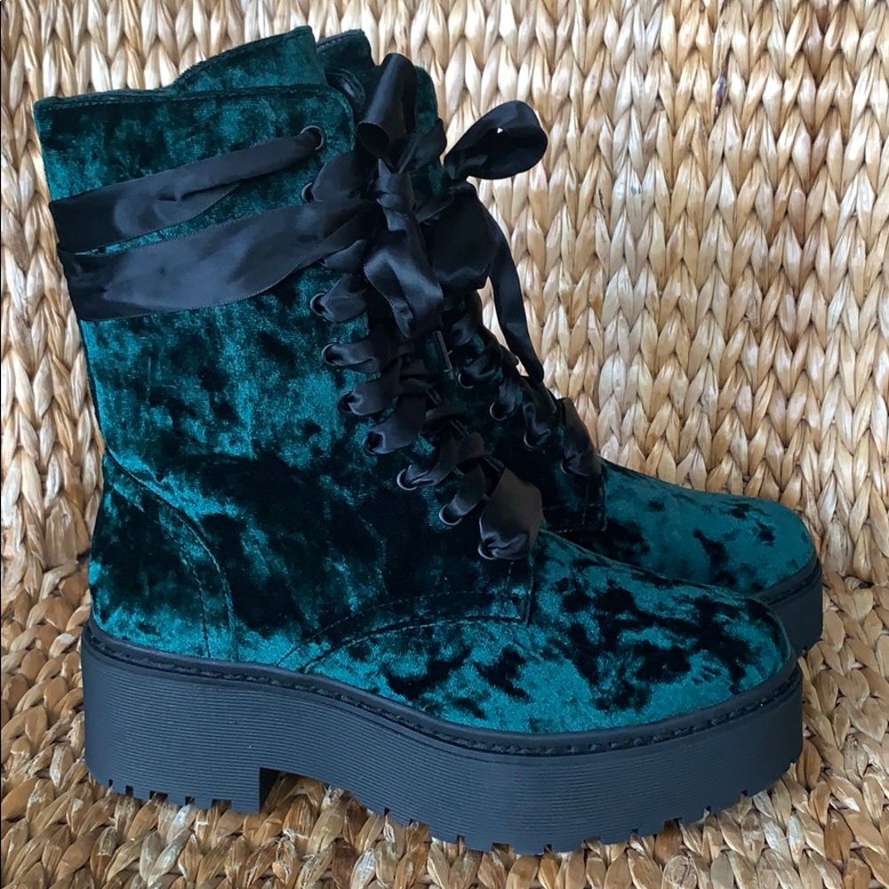 NIB 🕷Widow Emerald Green Velvet Combat Boots - Picture 5 of 8